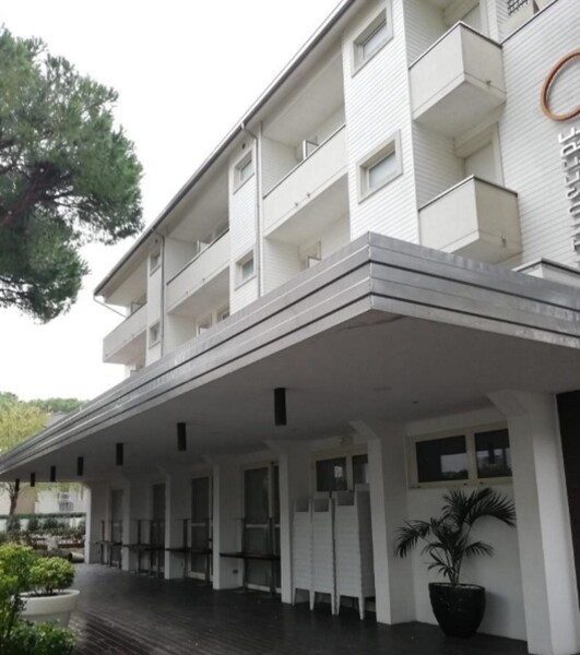 ATTIVITÀ RICETTIVE / SCOPO COMMERCIALE VIALE FRANCESCO BARACCA - CERVIA — foto 3