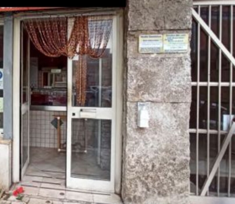 Immagine di NEGOZIO O LOCALE COMMERCIALE VIA COSTA BATOCCHI 10 – MARINO