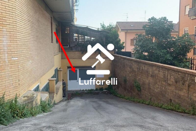 Immagine di GARAGE VIA ENRICO DE NICOLA – GENZANO DI ROMA (RM)