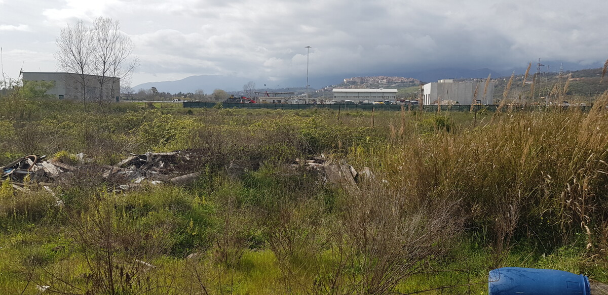 Immagine di NEGOZIO O LOCALE COMMERCIALE VIA PARCHI AUSENTE – MINTURNO