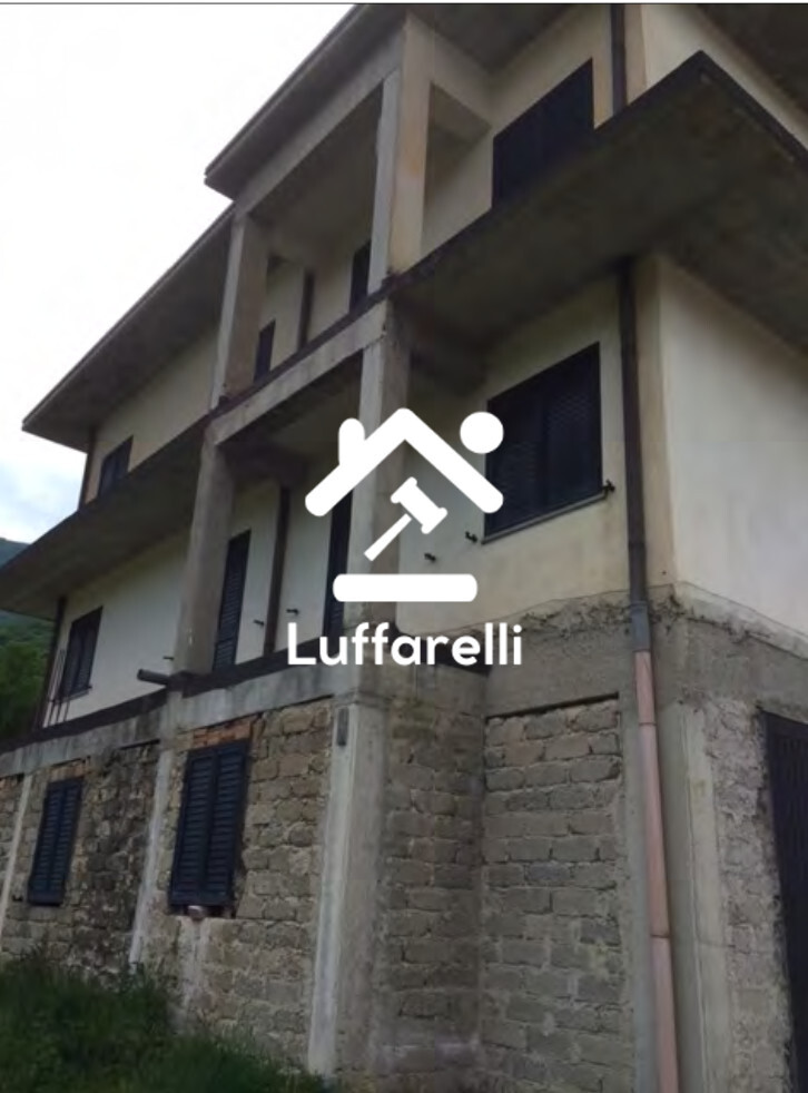 PALAZZO VIA VIGNALE - COLLELONGO (AQ) — foto 4