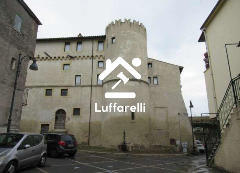 Immagine di CASTELLO PIAZZA NAZIONALE – PALOMBARA SABINA (RM)