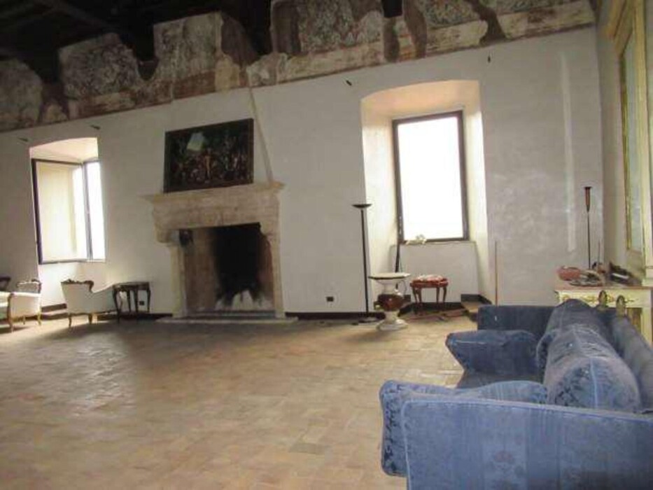 Immagine di CASTELLO PIAZZA NAZIONALE – PALOMBARA SABINA (RM)