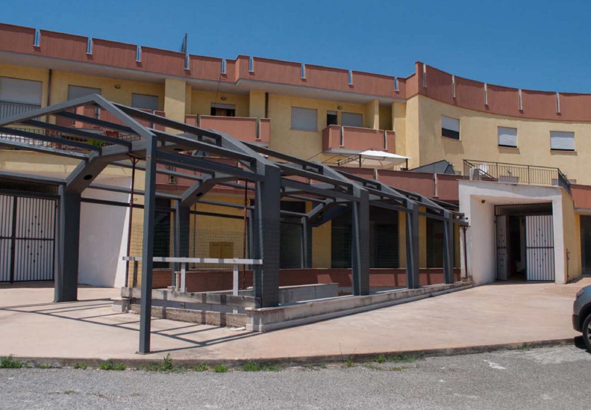 NEGOZIO VIA CAPOCROE SONNINO LT — foto 2