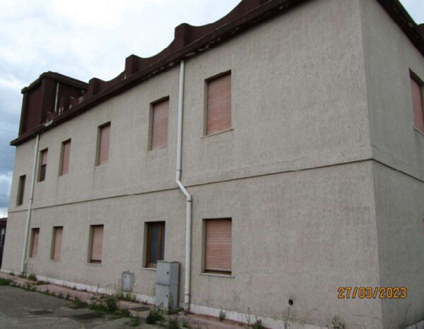 UFFICIO / STUDIO STRADA STATALE 16 KM 699+200 - ORTA NOVA — foto 4