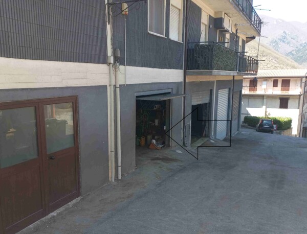 DEPOSITO / MAGAZZINO VIA SS. TRINITÀ - VALLEPIETRA — foto 8