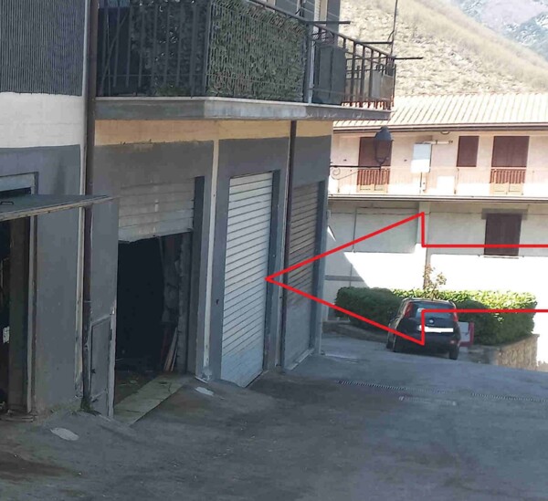 DEPOSITO / MAGAZZINO VIA SS. TRINITÀ - VALLEPIETRA — foto 2