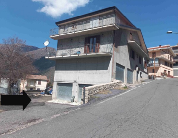 IN VIA SS. TRINITÀ - VALLEPIETRA — foto 2