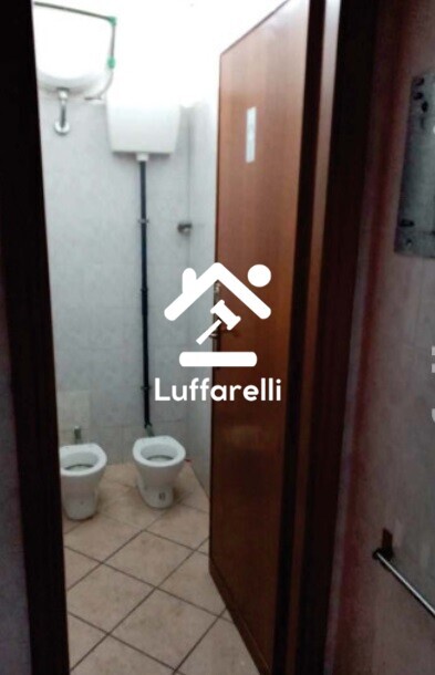 Immagine di NEGOZIO VIA MONTE SANTO – MARCELLINA