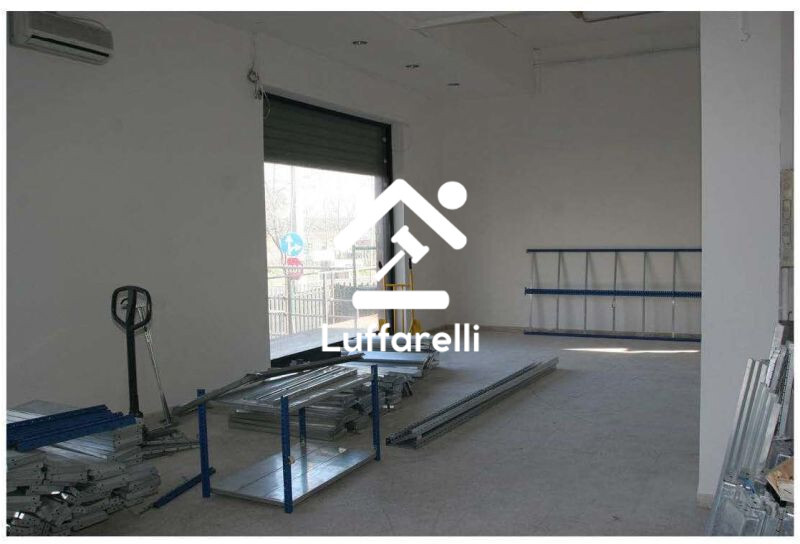 Immagine di NEGOZIO VIA BUSACHI – ROMA