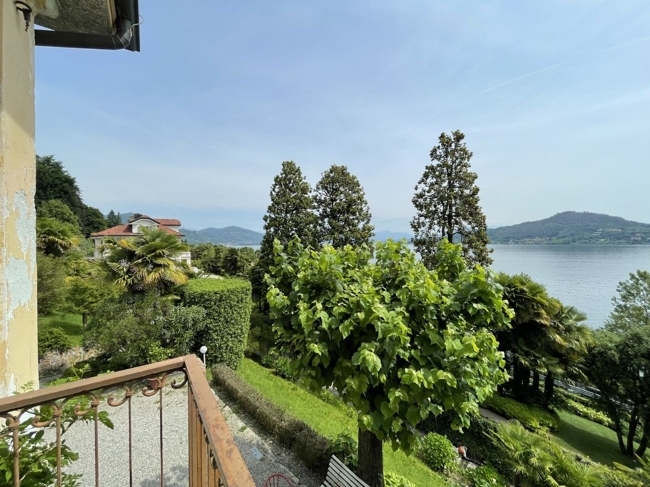 meina-villa-epoca-vista-lago-390mq-giardino-