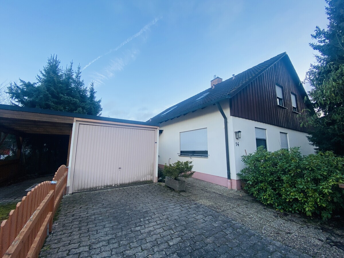 Garage und Carport