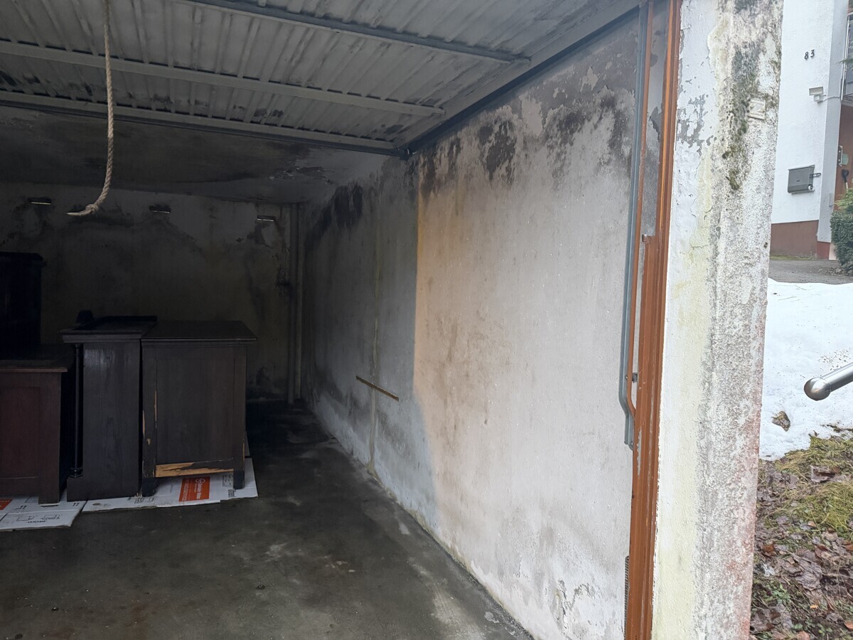 Garage sanierungsbedürftig