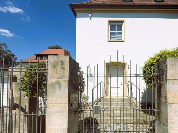 Ansicht Gebäudezugang