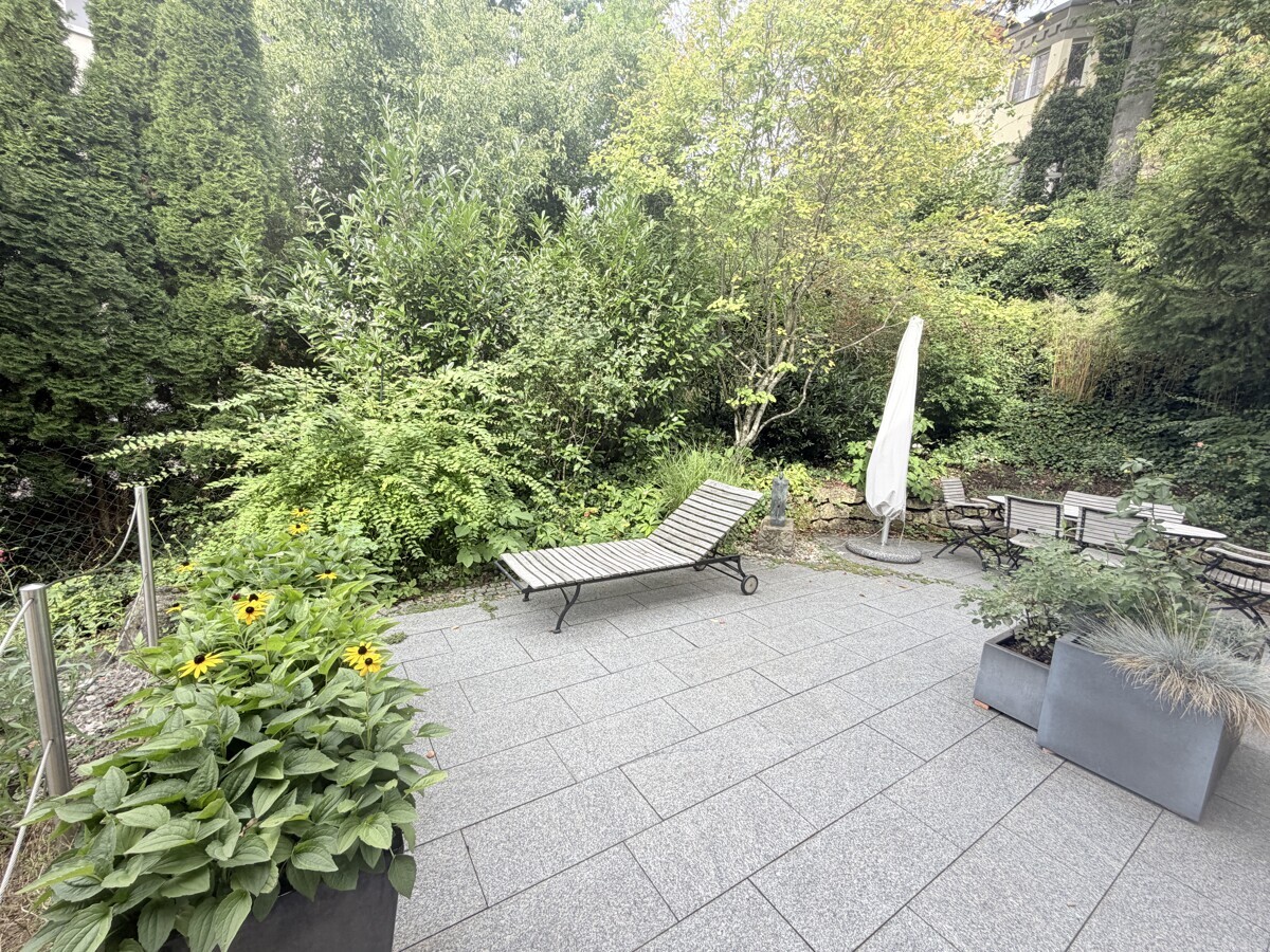 Terrasse mit Garten