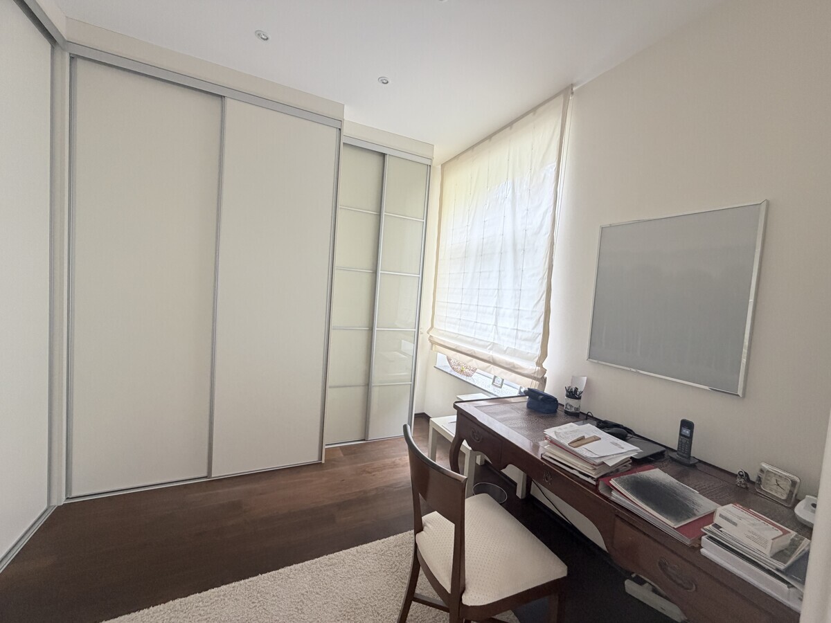 Ankleide mit Einbauschrank