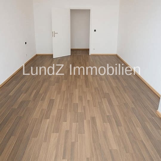 Willkommen in einer renovierten, hellen Wohnung mit etwa 102 qm und sonnigem Balkon. - Foto 4