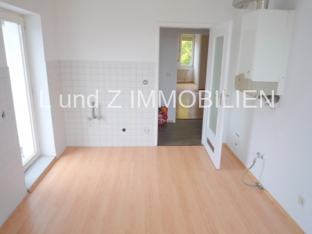 Willkommen in einer renovierten, hellen Wohnung mit etwa 102 qm und sonnigem Balkon. - Photo 5