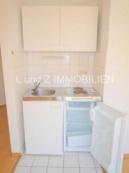 Top Single-Wohnung, ideal auch für Studenten: 1 Zimmer mit Pantryküche und Blick ins Grüne. - Foto 3