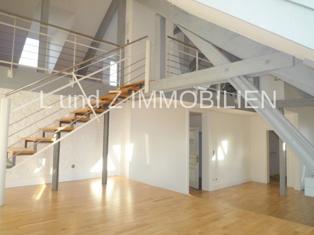 Auch WG geeignet ** Idyllischer Weitblick kombiniert mit schlichter Moderne plus Dachterrasse ! - Foto 1