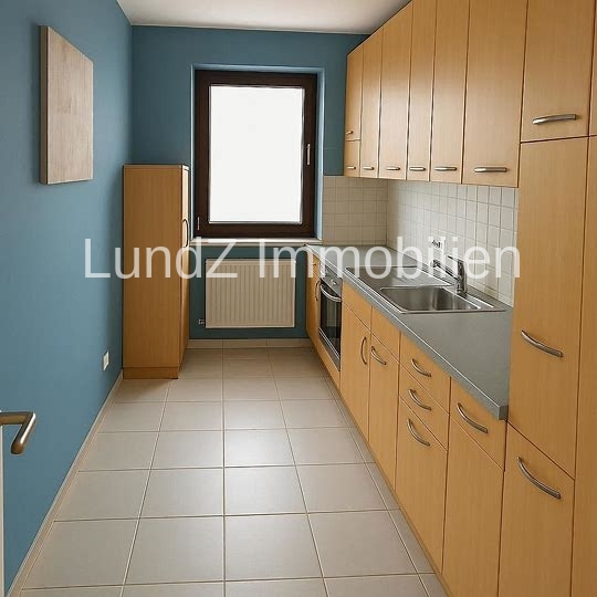 Großzügig geschnittene, wunderschöne 3-Zimmer-Wohnung mit zwei Balkonen, Aufzug und Pkw-Stellplatz. - Foto 3
