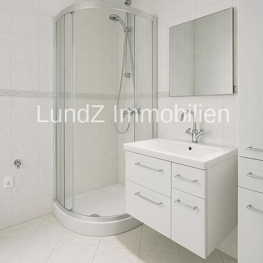 Großzügig geschnittene, wunderschöne 3-Zimmer-Wohnung mit zwei Balkonen, Aufzug und Pkw-Stellplatz. - Foto 4