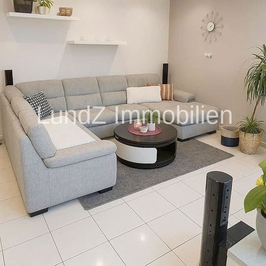 Luxus pur: Wunderschöne 3-Zimmer-Wohnung mit überdachtem Wintergarten und Garage. - Photo 2