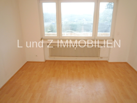 * Helle 3 Zimmer Wohnung mit Balkon * NUR BERUFSTÄTIGE Mieter erwünscht - Foto 3
