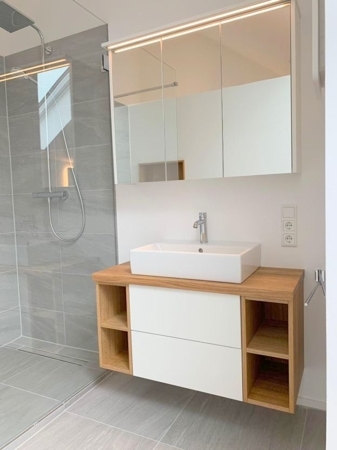 Luxus pur – zwei Zimmer mit Dachterrasse und moderner Einbauküche. - Photo 4