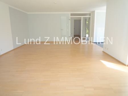 ** Außergewöhnliche helle und großzügige 2,5 - Zimmer Terrassenwohnung mit Garten ! - Photo 3