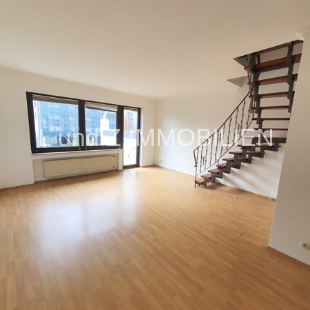In zentraler Innenstadtlage befindet sich eine freundliche und helle 4-Zimmer-Wohnung mit Balkon. - Foto 5