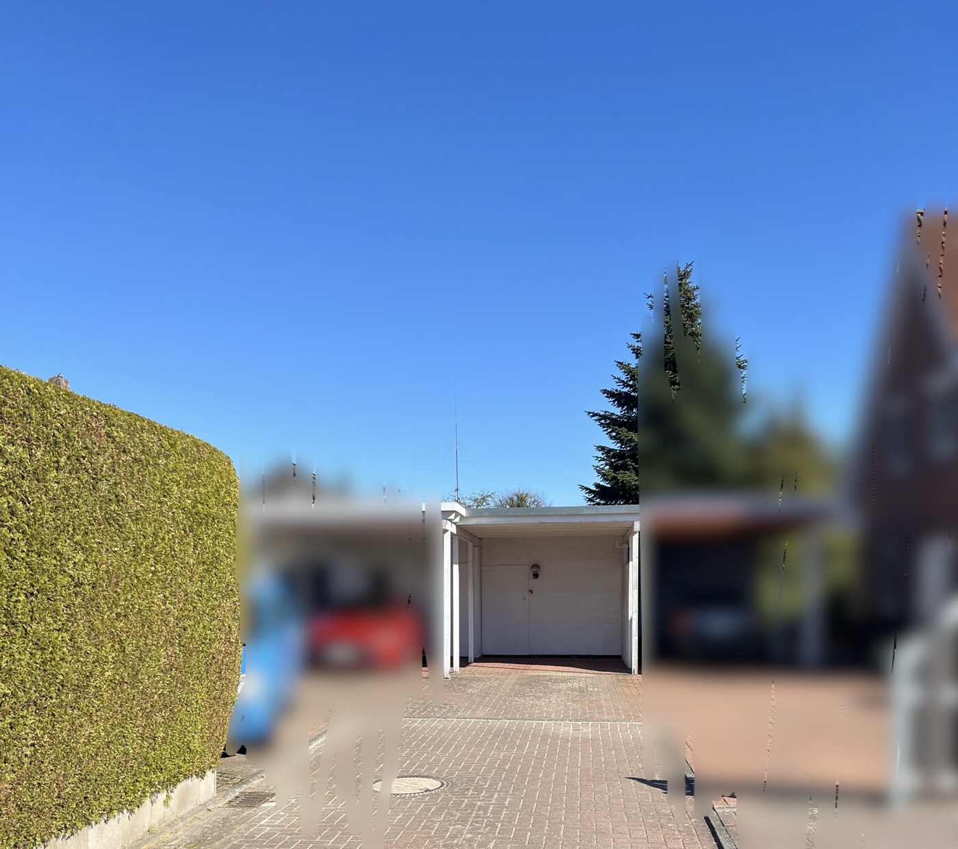 Carport und Stellplatz