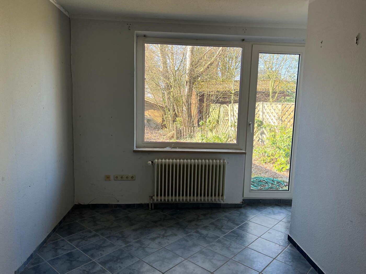 Einblick Einfamilienhaus mit zwei Wohneinheiten