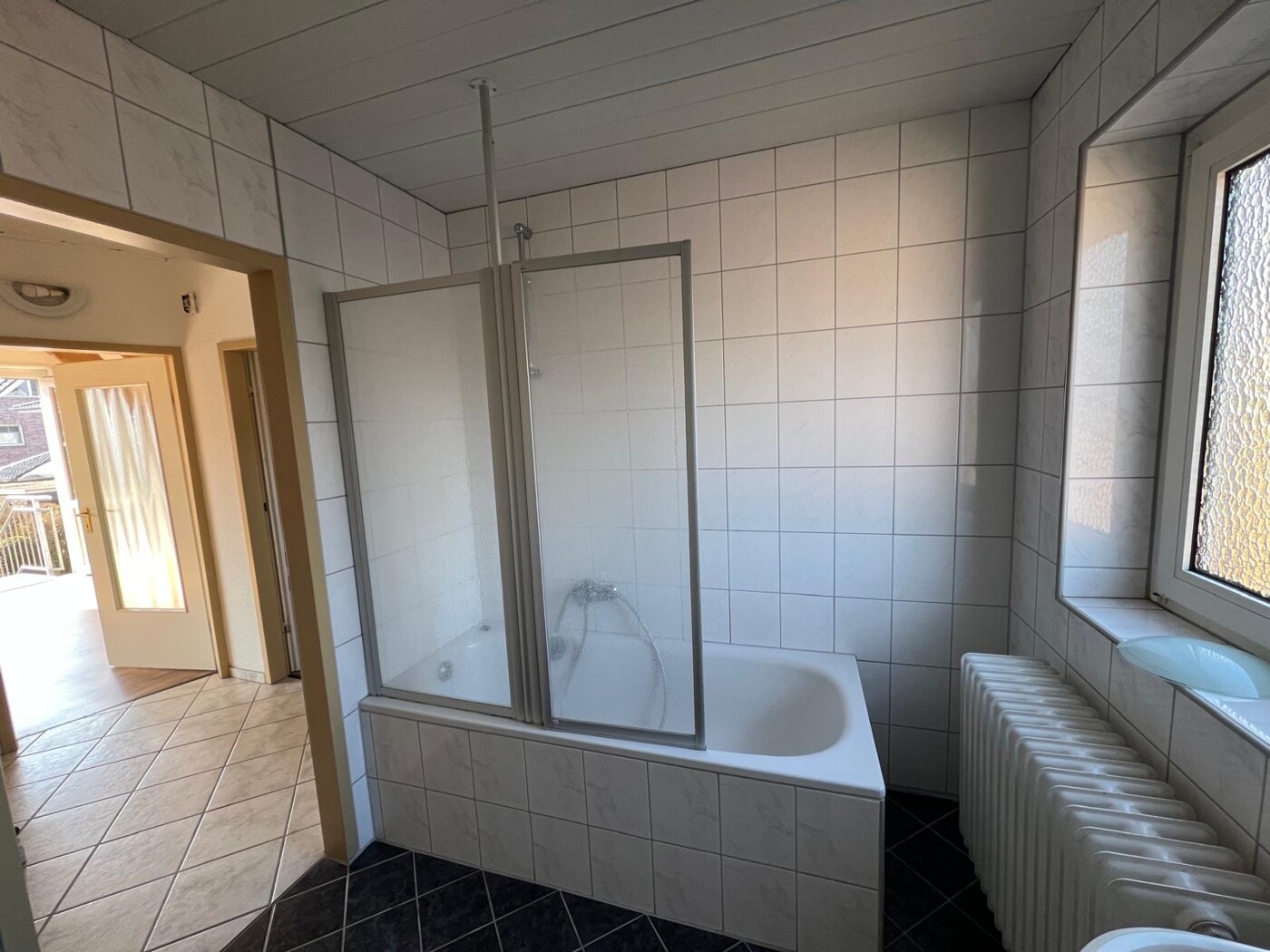 Einblick Einfamilienhaus mit zwei Wohneinheiten