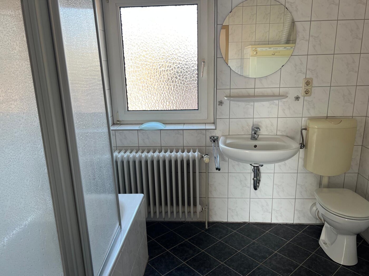 Einblick Einfamilienhaus mit zwei Wohneinheiten