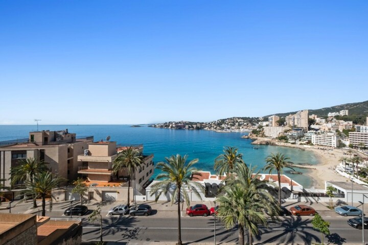Sea view apartment