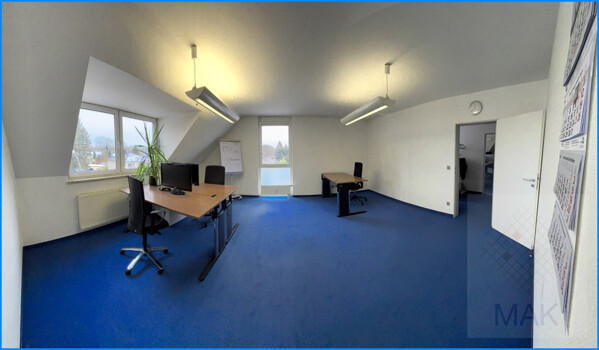 Großes Büro