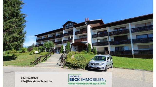 Hausansicht im Sommer