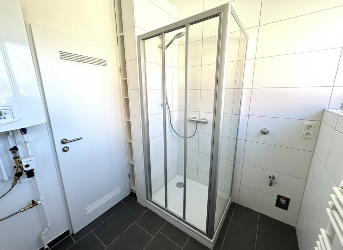 Modernisierte 2-Zimmer-Wohnung in Top-Lage mit EBK und Loggia! - Foto 4