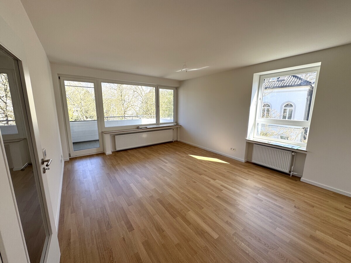 Modernisierte 2-Zimmer-Wohnung in Top-Lage mit EBK und Loggia! - Foto 2