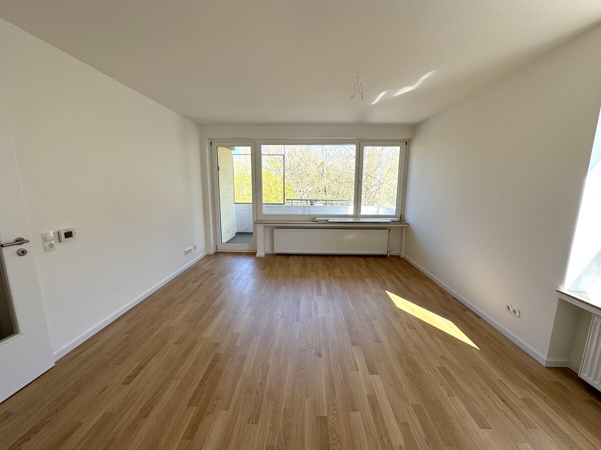 Modernisierte 2-Zimmer-Wohnung in Top-Lage mit EBK und Loggia! - Foto 1