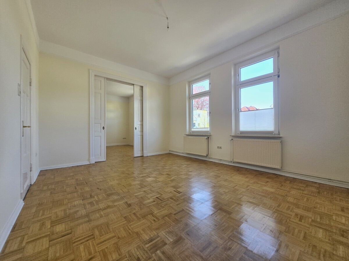 Erdgeschosswohnung mit Altbau-Charme und Terrasse in zentraler Lage von Rastede - Photo 2