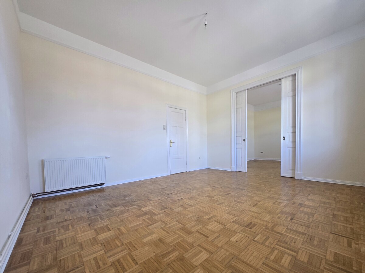 Erdgeschosswohnung mit Altbau-Charme und Terrasse in zentraler Lage von Rastede - Photo 3