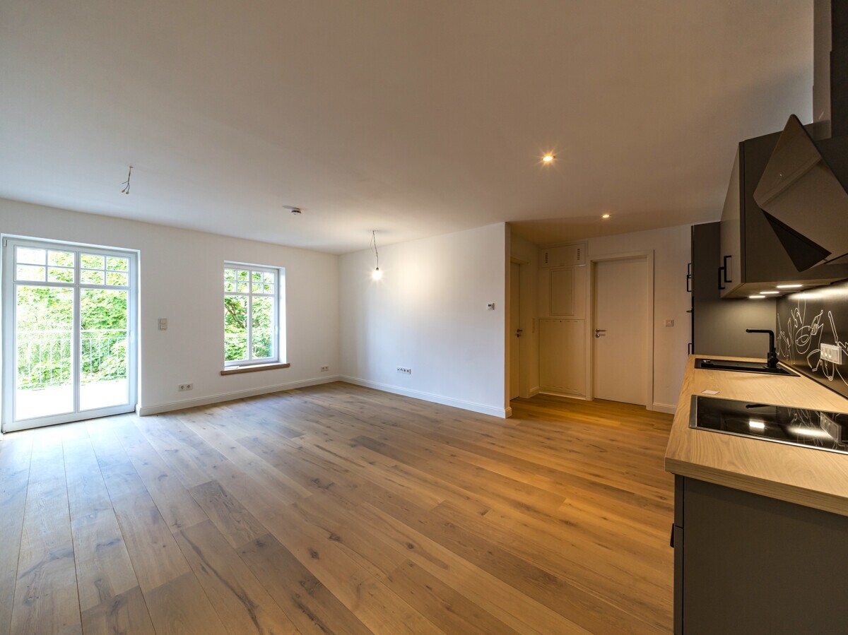 Stilvoll sanierte Altbauwohnung (KfW-55) mit Balkon und einzigartigem Blick über die Dächer Oldenburgs - Photo 1