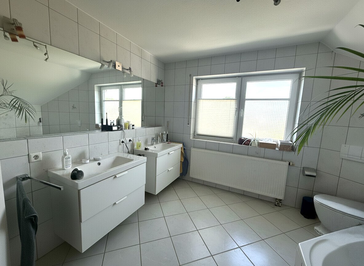 Großzügige 4-Zimmerwohnung im begehrten "Marschwegviertel" mit Loggia und EBK - Foto 5