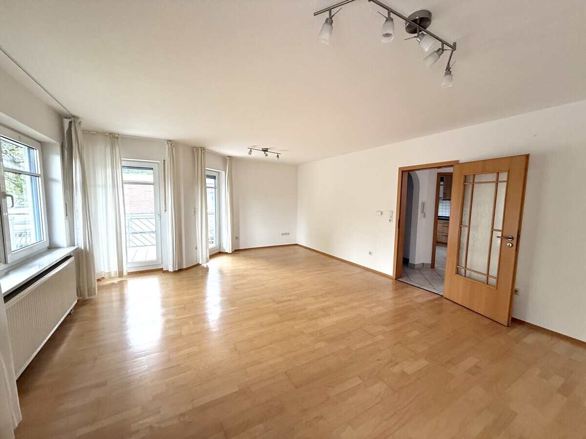 Großzügige 4-Zimmerwohnung im begehrten "Marschwegviertel" mit Loggia und EBK - Foto 1