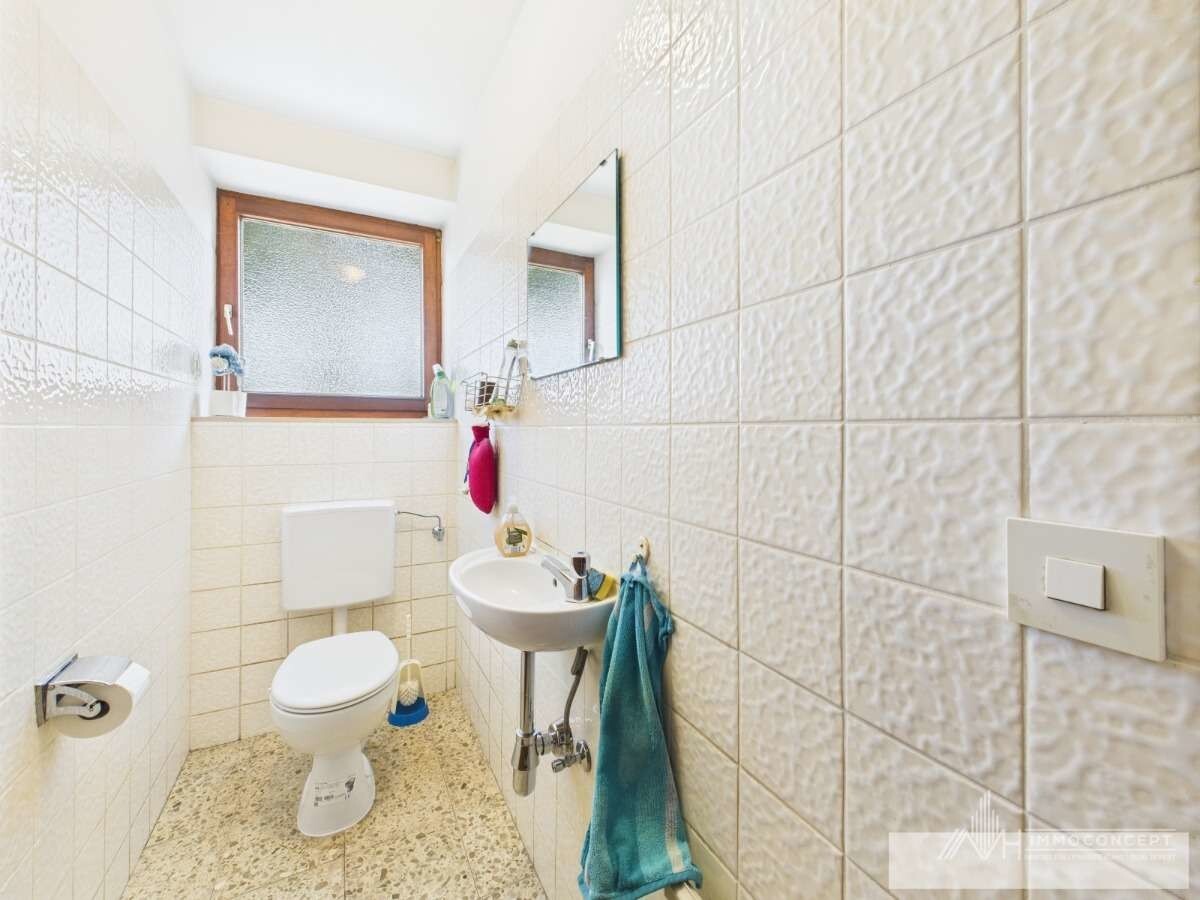 CAM04062G0-PR0033-STILL010