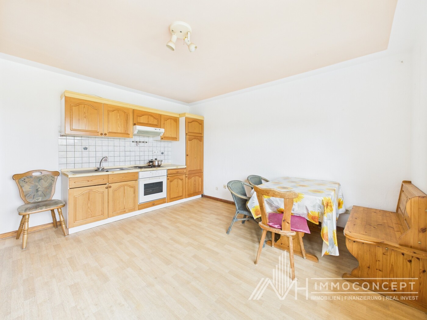 CAM04062G0-PR0038-STILL019