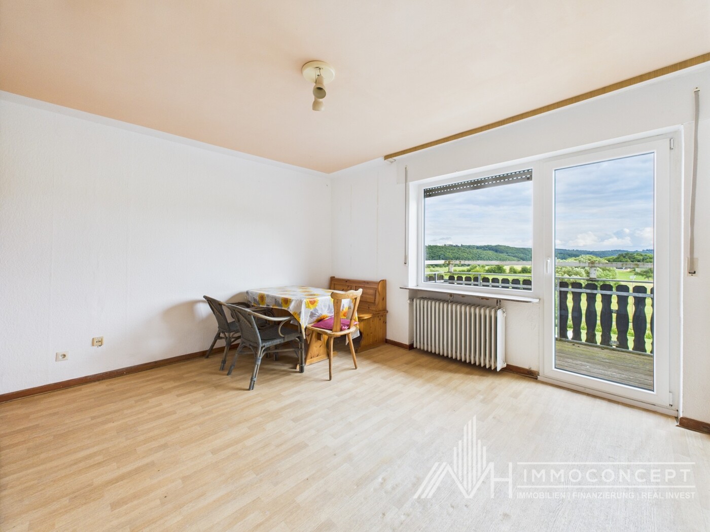 CAM04062G0-PR0038-STILL018