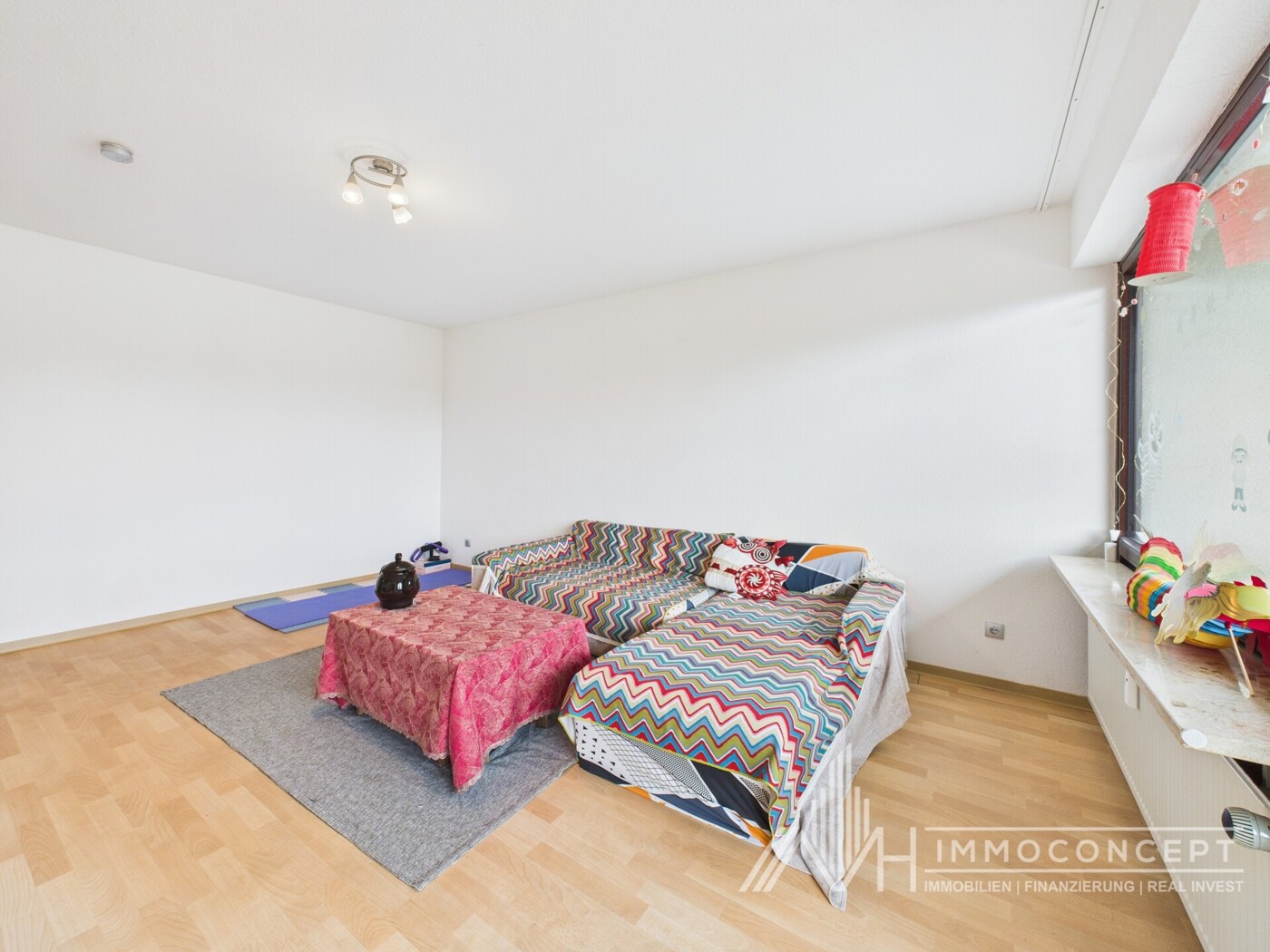 CAM04062G0-PR0043-STILL002